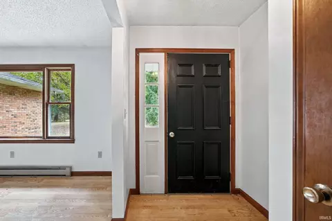 Entry Way - 7403 E 325 S, Bringhurst, IN 46913 photo 1 of 2
