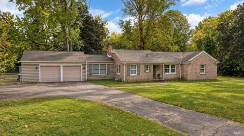 6811 Newburgh Rd, Evansville, IN 47715