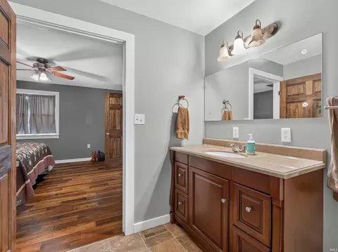 Bath - 5953 S 525 E, Wabash, IN 46992 photo 3 of 4