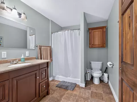 Bath - 5953 S 525 E, Wabash, IN 46992 photo 2 of 4