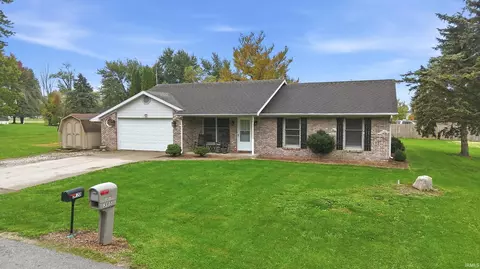 3120 E Meadowood Ln, Columbia City, IN 46725