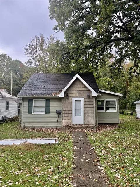 212 Boys City Dr, Winona Lake, IN 46590
