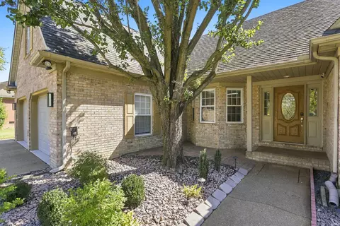 5615 Kiowa Cir, Evansville, IN 47715