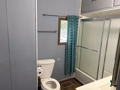 Bath - 612 Hawpatch St, Lagrange, IN 46761 photo 1 of 2
