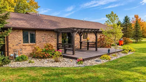 Exterior - 522 Nancy Dr, Sweetser, IN 46987 photo 2 of 9