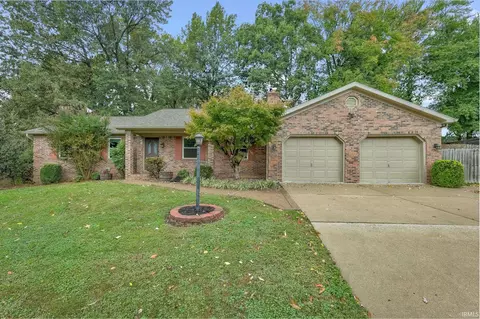 6576 Green Hill Dr, Evansville, IN 47711