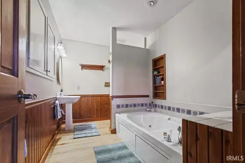 Bath - 1016 E Maxwell Ln, Bloomington, IN 47401 photo 2 of 3