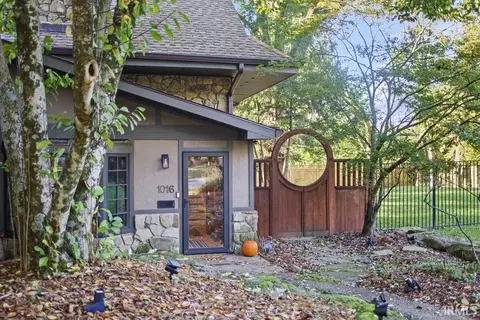 Exterior - 1016 E Maxwell Ln, Bloomington, IN 47401 photo 2 of 7