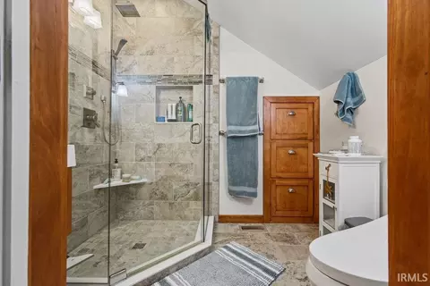 Bath - 1016 E Maxwell Ln, Bloomington, IN 47401 photo 1 of 3