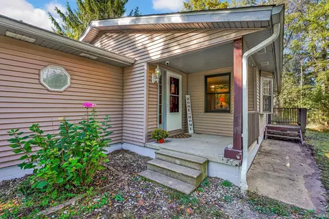 Exterior - 925 W Cedar Bluff Rd, Bloomington, IN 47403 photo 1 of 4