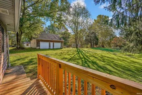 Exterior - 925 W Cedar Bluff Rd, Bloomington, IN 47403 photo 2 of 4
