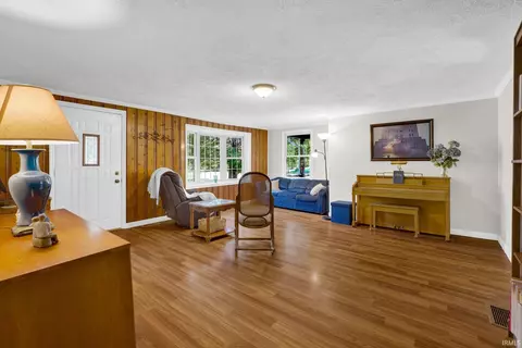 Living - 925 W Cedar Bluff Rd, Bloomington, IN 47403 photo 1 of 2