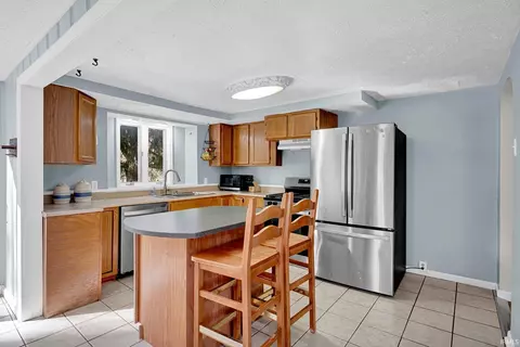Kitchen - 925 W Cedar Bluff Rd, Bloomington, IN 47403 photo 1 of 3