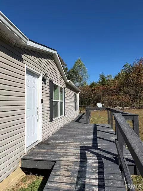 8205 E Sycamore Rd, Bloomfield, IN 47424 photo 2
