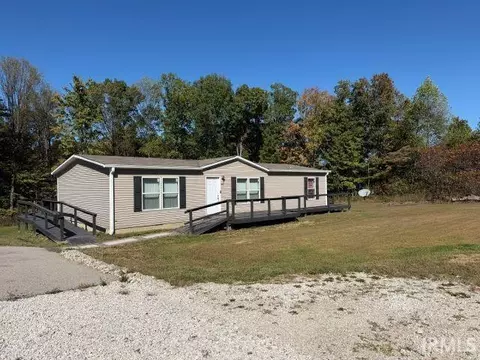 8205 E Sycamore Rd, Bloomfield, IN 47424 photo 3