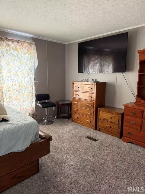 8205 E Sycamore Rd, Bloomfield, IN 47424 photo 9