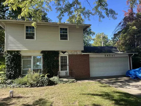 56541 Mark Manor Dr, Elkhart, IN 46514