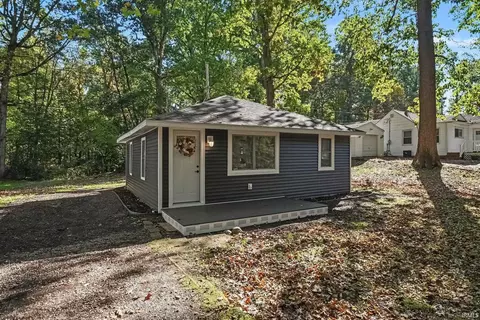 54476 Avalon Dr, South Bend, IN 46628