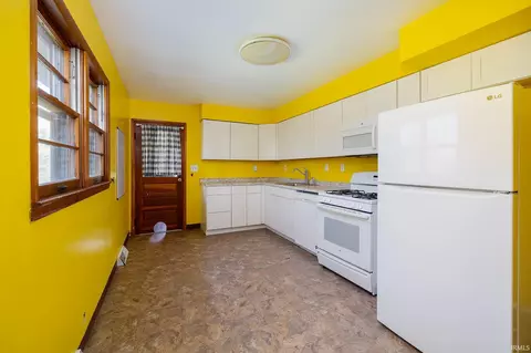 Kitchen - 100 S Kimble Dr, Bloomington, IN 47404 photo 1 of 2