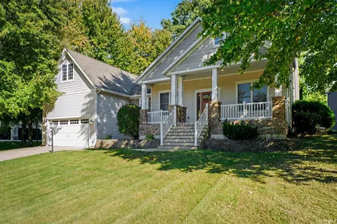 728 Gentry Ln, New Carlisle, IN 46552