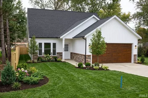 3716 E Sherwood Ter, Fort Wayne, IN 46806