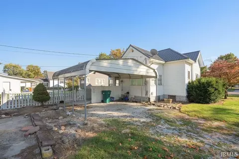 Exterior - 304 E Main St, Flora, IN 46929 photo 5 of 10