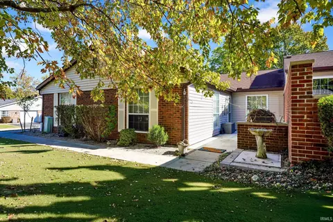 Exterior - 552 E Waterloo Ct, Bloomington, IN 47401 photo 2 of 4