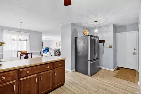 Entry Way - 552 E Waterloo Ct, Bloomington, IN 47401 photo 2 of 2