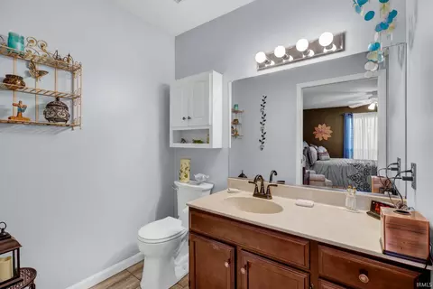 Bath - 552 E Waterloo Ct, Bloomington, IN 47401 photo 1 of 3