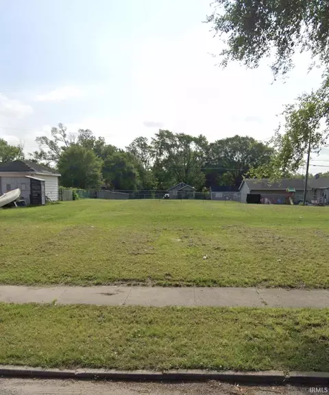 1218 Fremont St, South Bend, IN 46628