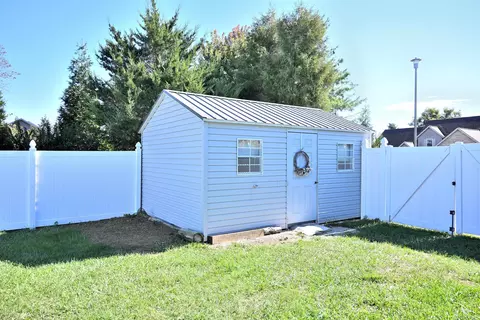 Exterior - 1635 Justin St, Jasper, IN 47546 photo 2 of 3