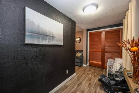 Entry Way - 706 S Wayne St, Hamilton, IN 46742 photo 1 of 2