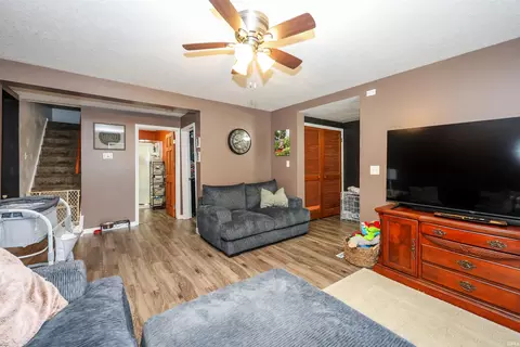 Entry Way - 706 S Wayne St, Hamilton, IN 46742 photo 2 of 2