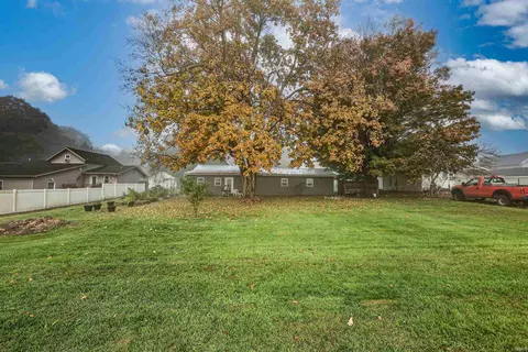 Exterior - 706 S Wayne St, Hamilton, IN 46742 photo 6 of 7