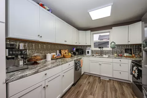 Kitchen - 706 S Wayne St, Hamilton, IN 46742 photo 2 of 4