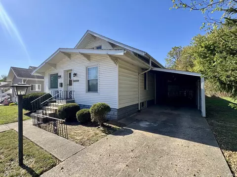 426 N Jackson St, Oakland City, IN 47660