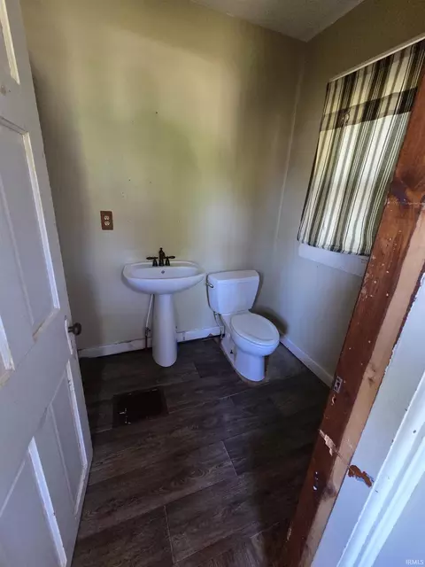 Bath - 1316 E Main St, Muncie, IN 47305 photo 2 of 2