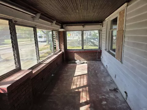 Exterior - 1316 E Main St, Muncie, IN 47305 photo 1 of 2
