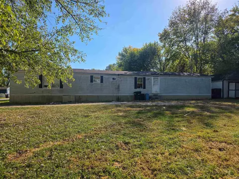 779 SW A St, Linton, IN 47441