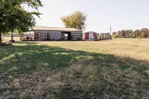 Exterior - 8287 E Bethel Ln, Calhoun, IL 62419 photo 5 of 13