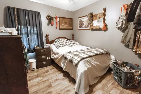 Bedroom - 8287 E Bethel Ln, Calhoun, IL 62419 photo 1 of 3