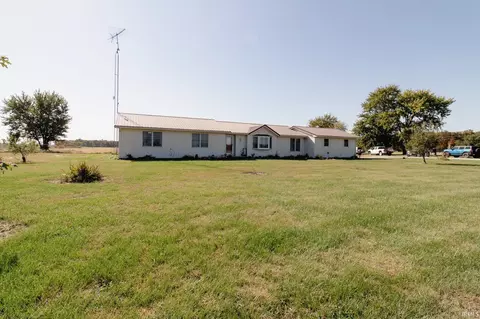 Exterior - 8287 E Bethel Ln, Calhoun, IL 62419 photo 3 of 13