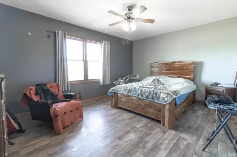 Bedroom - 8287 E Bethel Ln, Calhoun, IL 62419 photo 2 of 3