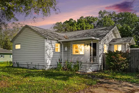 52424 Scott St, South Bend, IN 46637