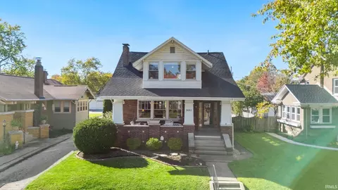 2621 West Dr, Fort Wayne, IN 46805