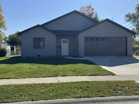 114 E Crown Ln, Fort Wayne, IN 46816