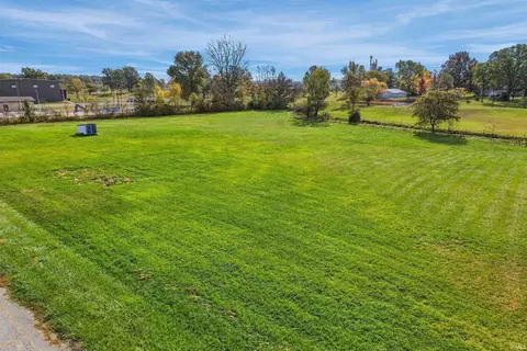 Auburn Street, Dunkirk, IN 47336 | MLS# 202644431 | 12 Photos - Movoto