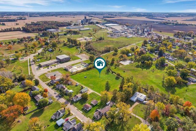 Auburn Street, Dunkirk, IN 47336 | MLS# 202644431 | 12 Photos - Movoto