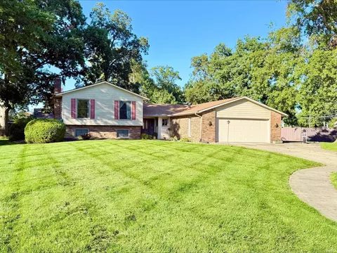 6201 Manchester Dr, Fort Wayne, IN 46835