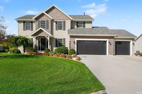 58585 Heather Pointe Dr, Osceola, IN 46561